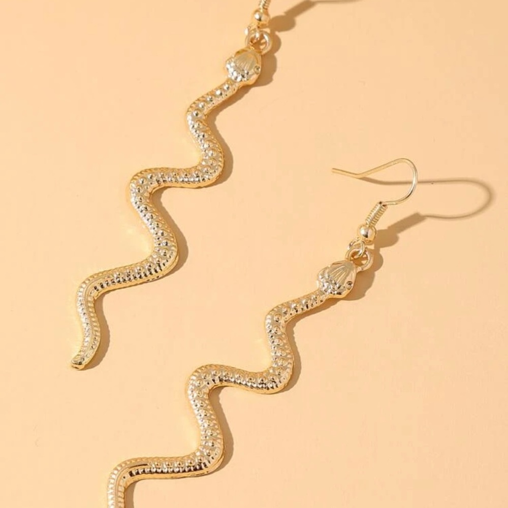 🐍 Lovely Metallic Snake Dangle Earrings 🐍